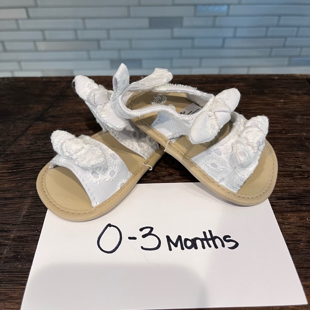 Oshkosh ivory lace baby sandals